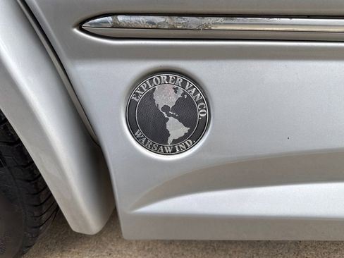 Used 2019 GMC Savana 2500 image 28