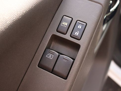 Used 2019 Nissan Frontier SV w/ Value Truck Package image 6