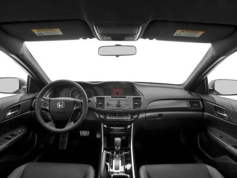 Used 2017 Honda Accord Sport image 8
