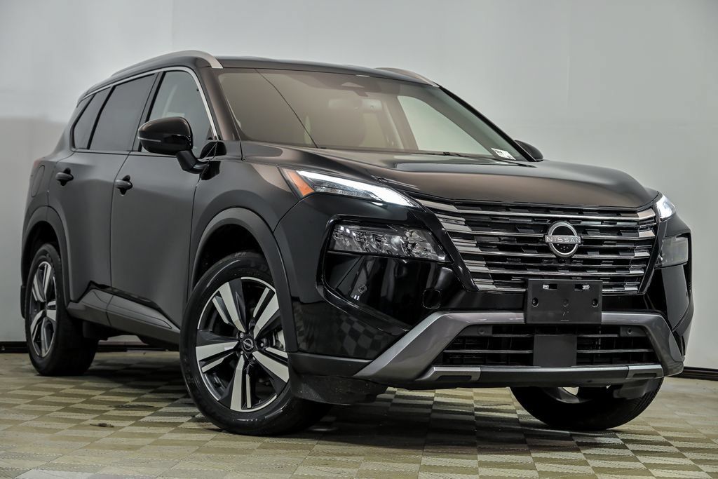 Used 2025 Nissan Rogue SL AWD/4WD image 1