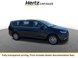 Used 2025 Chrysler Pacifica Select FWD video 1