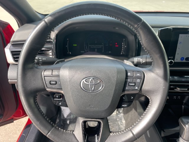 Used 2025 Toyota Camry SE FWD image 25