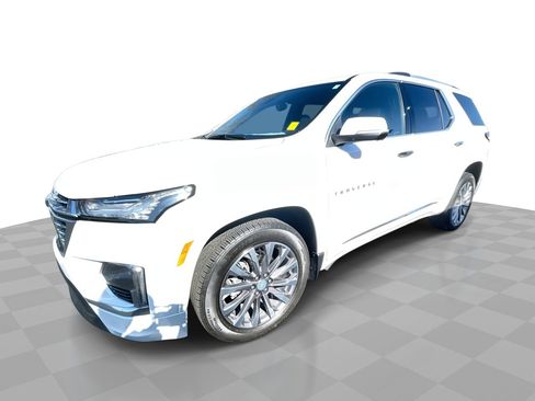 Used 2023 Chevrolet Traverse Premier image 1