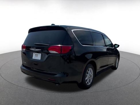 Used 2024 Chrysler Voyager LX FWD image 15