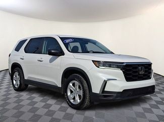 Used 2023 Honda Pilot LX video 1