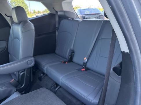 Used 2020 Buick Enclave Essence FWD image 14