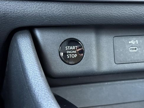 Used 2025 Nissan Rogue SV FWD image 32