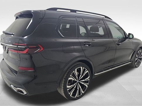 Certified 2024 BMW X7 xDrive40i w/ M Sport Package image 9
