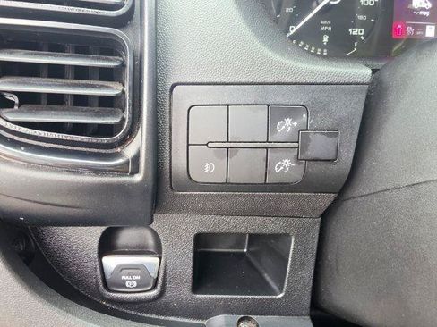 Used 2025 RAM ProMaster 2500 w/ Convenience Group FWD image 14