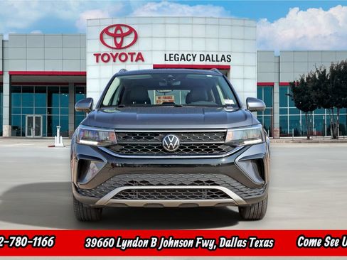 Used 2024 Volkswagen Taos SE FWD image 6