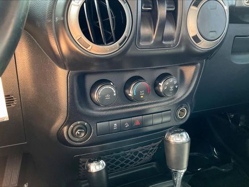 Used 2016 Jeep Wrangler Sport w/ Quick Order Package 24S AWD/4WD image 31