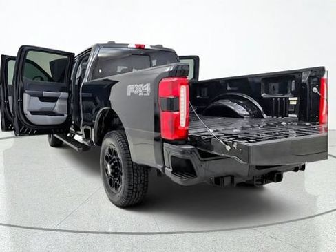 Used 2023 Ford F250 XLT w/ Black Appearance Package AWD/4WD image 17