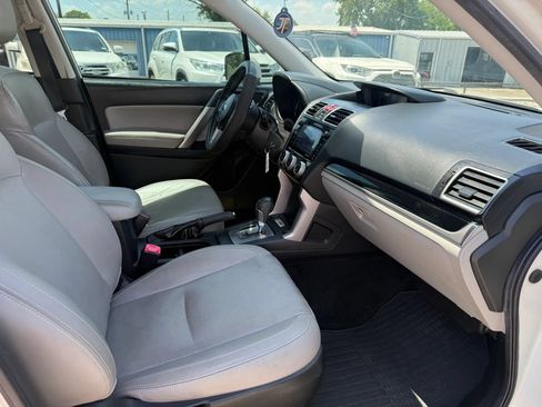 Used 2017 Subaru Forester 2.5i Limited w/ Popular Package #2 AWD/4WD image 2