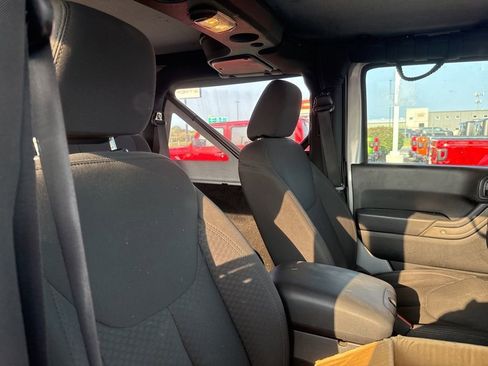 Used 2017 Jeep Wrangler Sport image 23