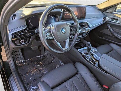 Certified 2023 BMW 530e w/ Premium Package image 10