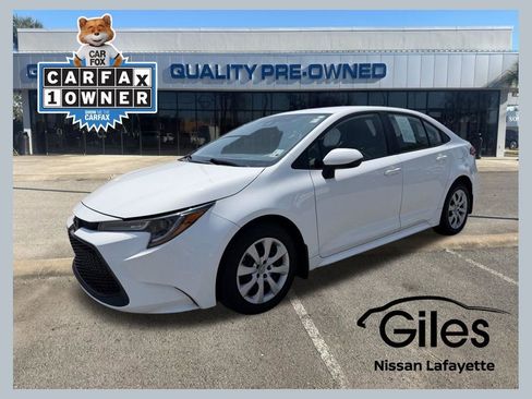 Used 2022 Toyota Corolla LE FWD image 1