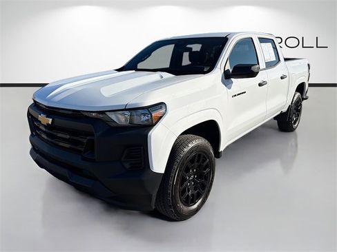 Used 2025 Chevrolet Colorado W/T w/ WT Custom Package image 7