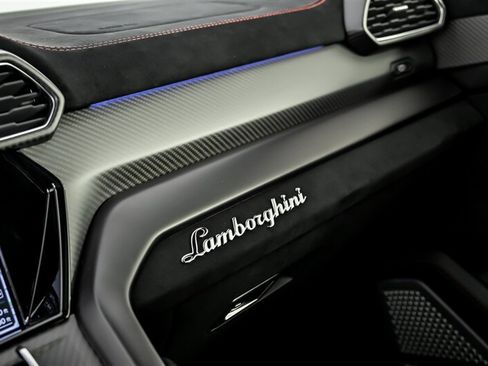 Used 2023 Lamborghini Urus Performante AWD/4WD image 29