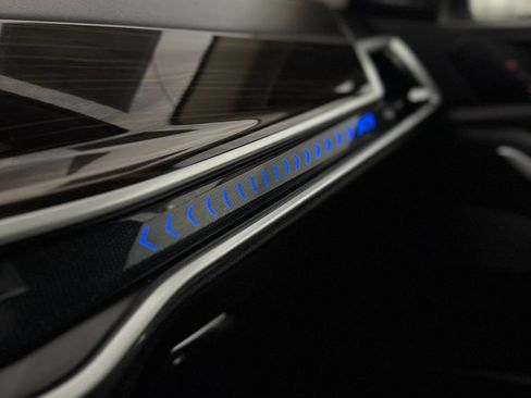 Used 2023 BMW X7 xDrive40i w/ Premium Package AWD/4WD image 40