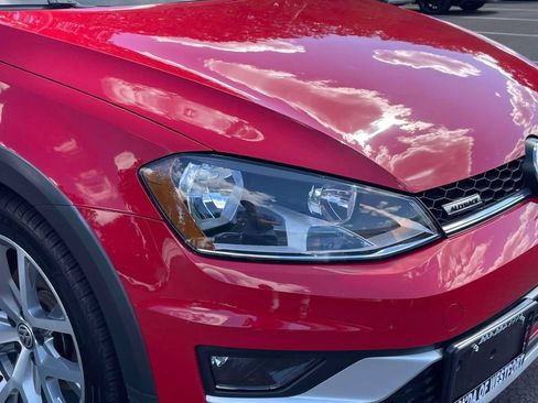Used 2017 Volkswagen Golf Alltrack AWD/4WD image 8
