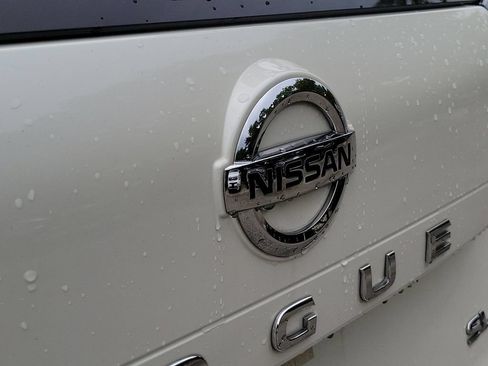 Used 2021 Nissan Rogue SL FWD image 13