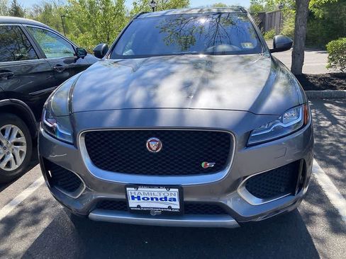 Used 2019 Jaguar F-PACE S AWD/4WD image 3