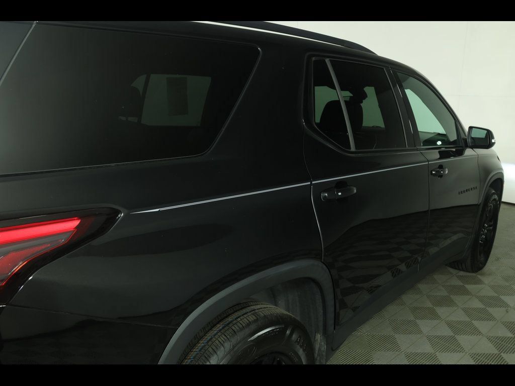 Used 2023 Chevrolet Traverse LT FWD image 18