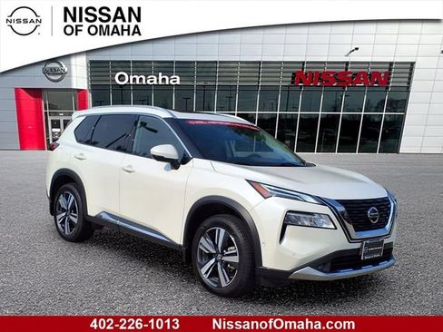 Certified 2021 Nissan Rogue Platinum AWD/4WD image 1
