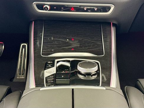 Used 2024 BMW X5 sDrive40i w/ M Sport Package image 12