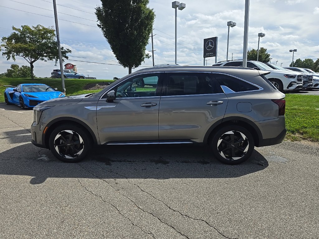 Certified 2025 Kia Sorento EX AWD/4WD image 9