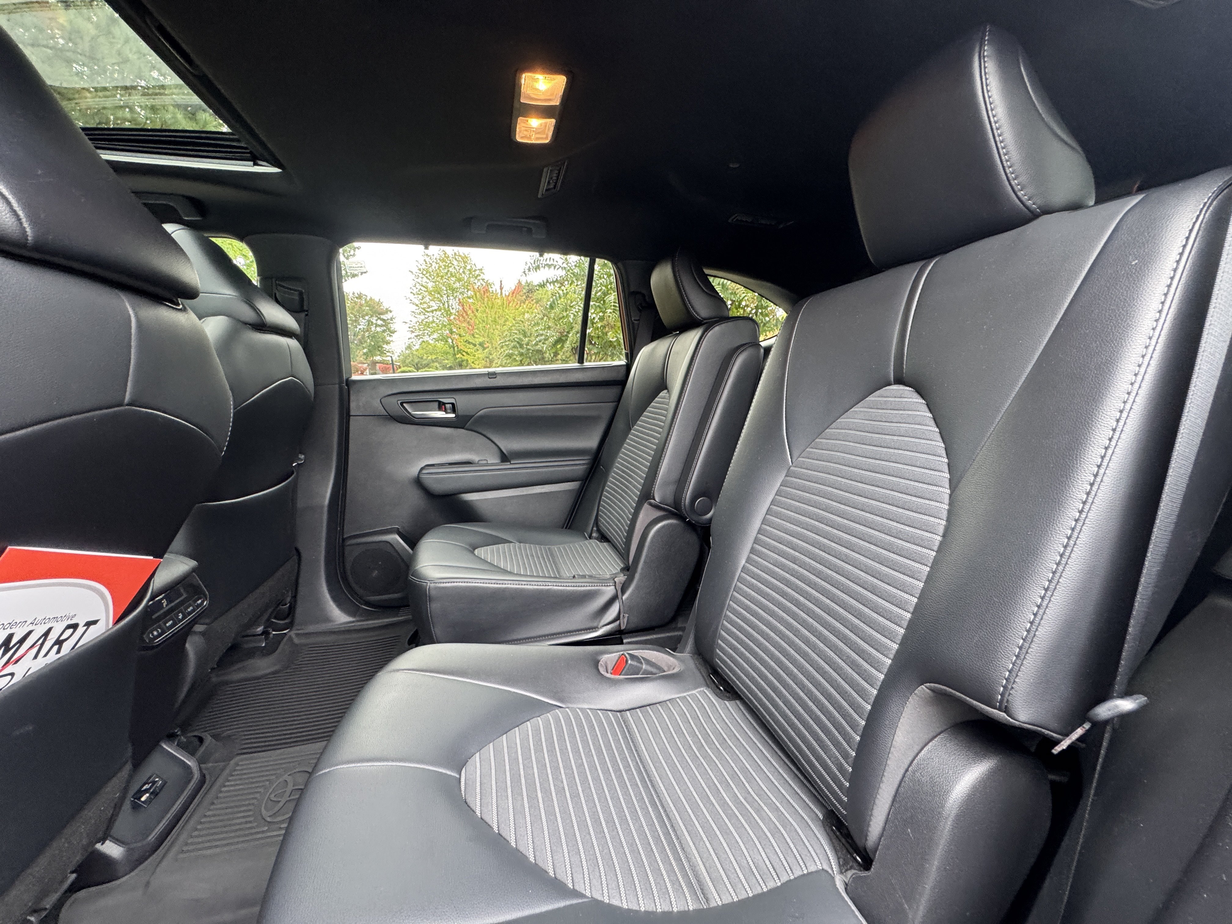 Certified 2021 Toyota Highlander XSE FWD image 12