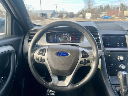 Used 2013 Ford Taurus SEL image 3