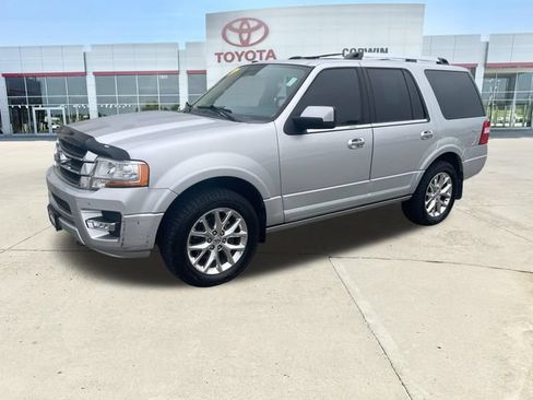 Used 2016 Ford Expedition Limited w/ Equipment Group 301A AWD/4WD image 7
