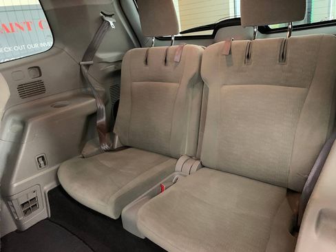 Used 2013 Toyota Highlander Plus FWD image 12