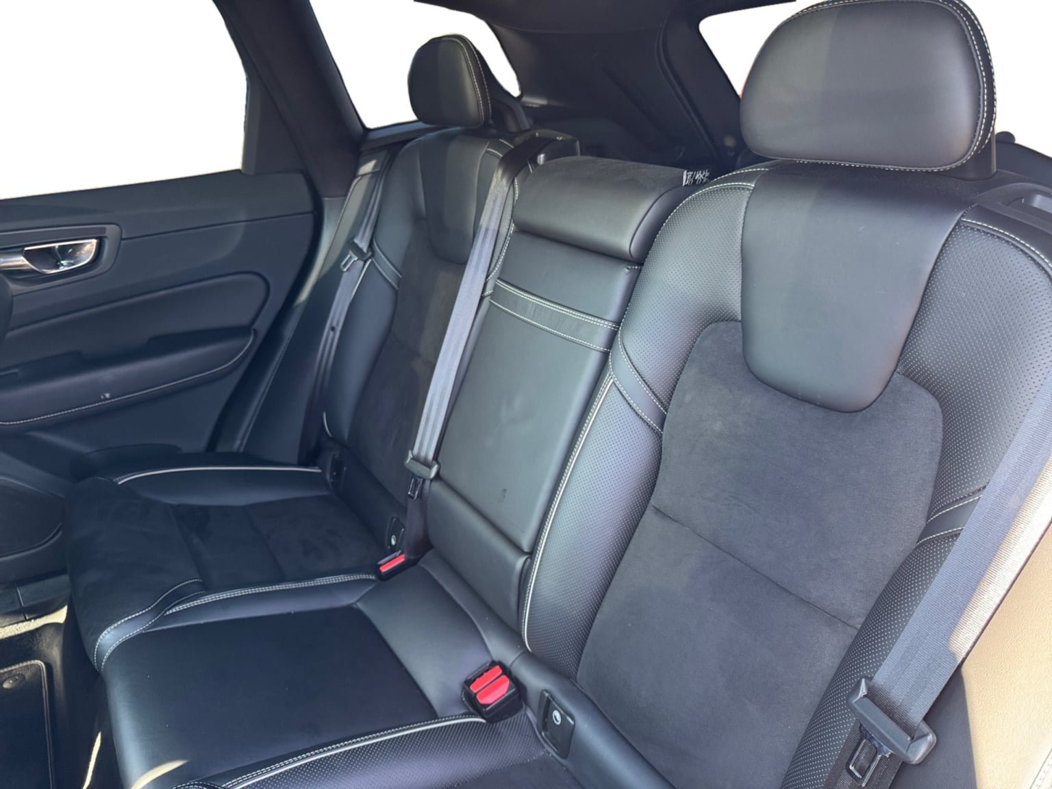 Used 2019 Volvo XC60 T5 R-Design w/ Protection Package Premier FWD image 16