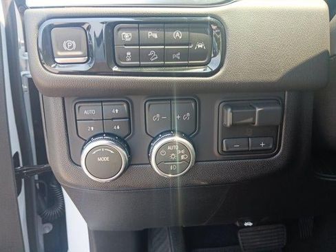 New 2026 GMC Yukon Denali w/ Advanced Technology Package AWD/4WD image 13