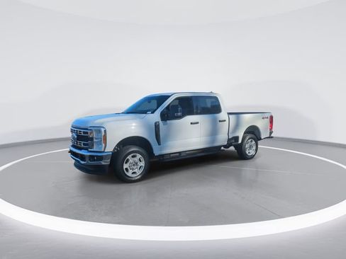 Used 2025 Ford F250 XLT image 4