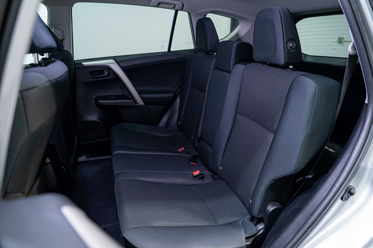 Used 2016 Toyota RAV4 LE FWD image 11