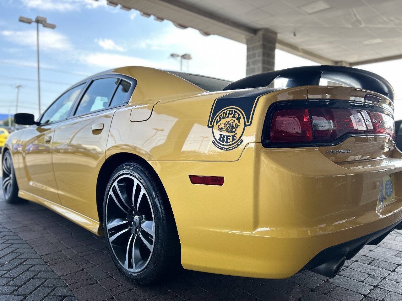 Used 2012 Dodge Charger SRT8 Super Bee w/ Premium Audio Group II RWD image 9