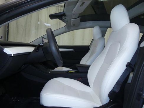 Used 2023 Tesla Model 3 Standard Range image 21