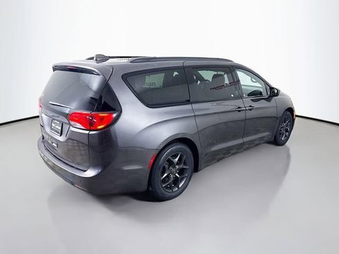 Used 2018 Chrysler Pacifica Touring-L Plus w/ Advanced Safetytec Group image 7