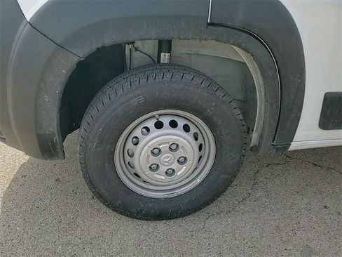 Used 2025 RAM ProMaster 2500 w/ Convenience Group image 17