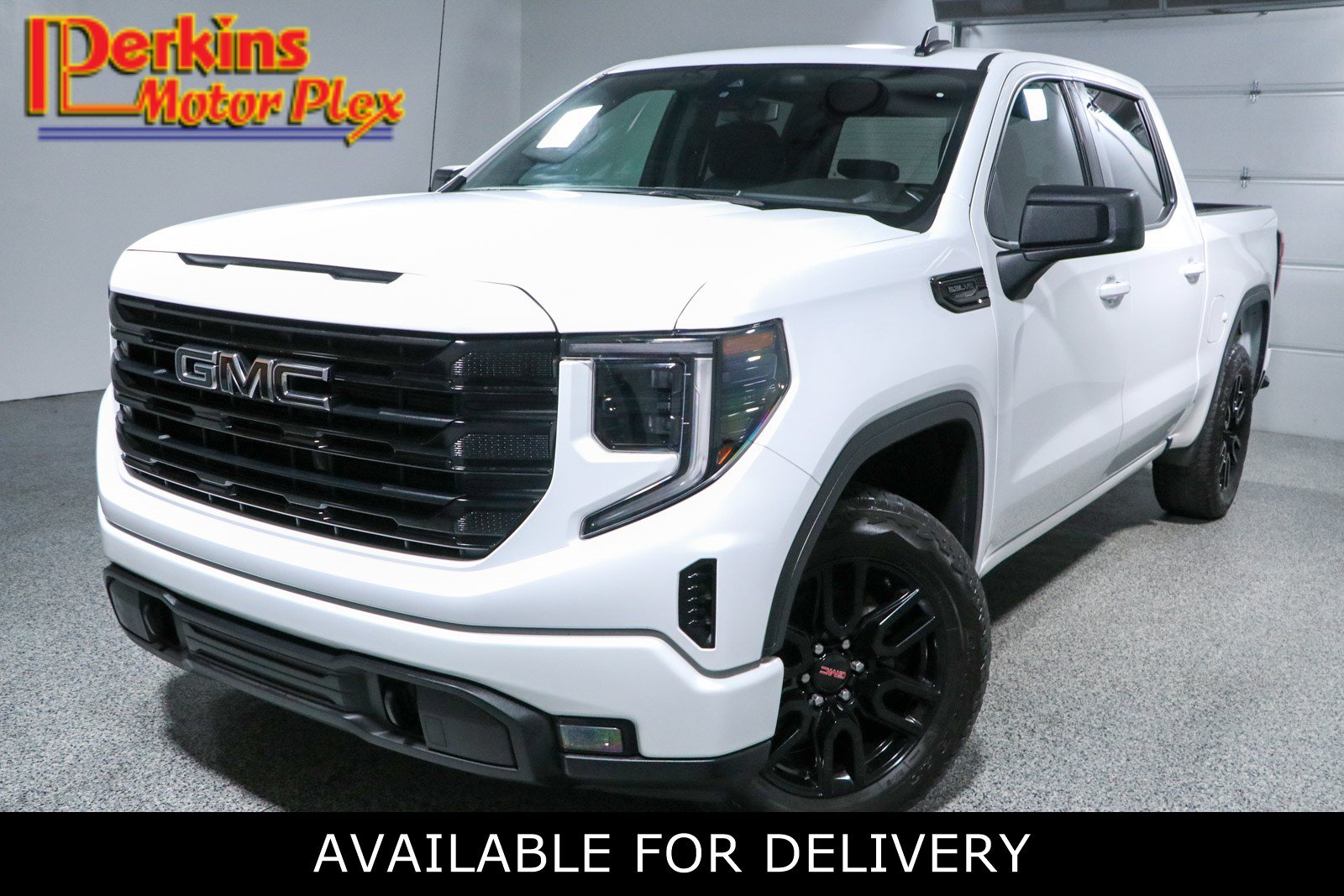 Used 2024 GMC Sierra 1500 Elevation AWD/4WD image 1