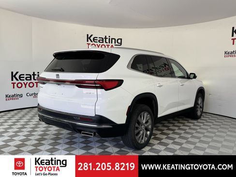 Used 2025 Buick Enclave Preferred AWD/4WD image 5