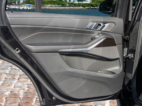 Used 2024 BMW X7 xDrive40i w/ Executive Package image 13