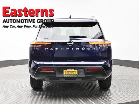Used 2025 Nissan Pathfinder SV FWD image 6