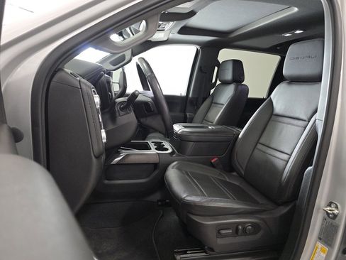 Used 2022 GMC Sierra 3500 Denali w/ Denali Ultimate Package image 10