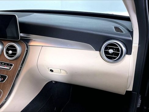 Used 2019 Mercedes-Benz C 300 Sedan image 16