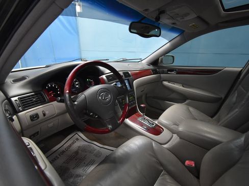 Used 2004 Lexus ES 330 FWD image 2