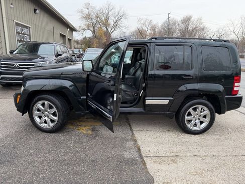 Used 2012 Jeep Liberty Sport image 32